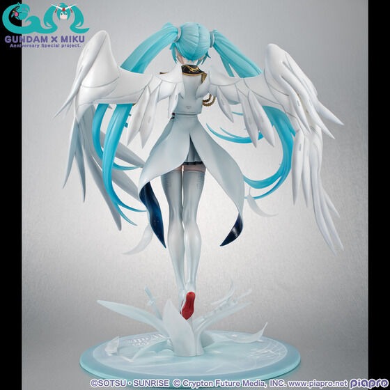 《預訂已截單》Megahouse [Lucrea]《機動戰士高達》初音未來X零式飛翼高達EW (45週年紀念版)[PB]